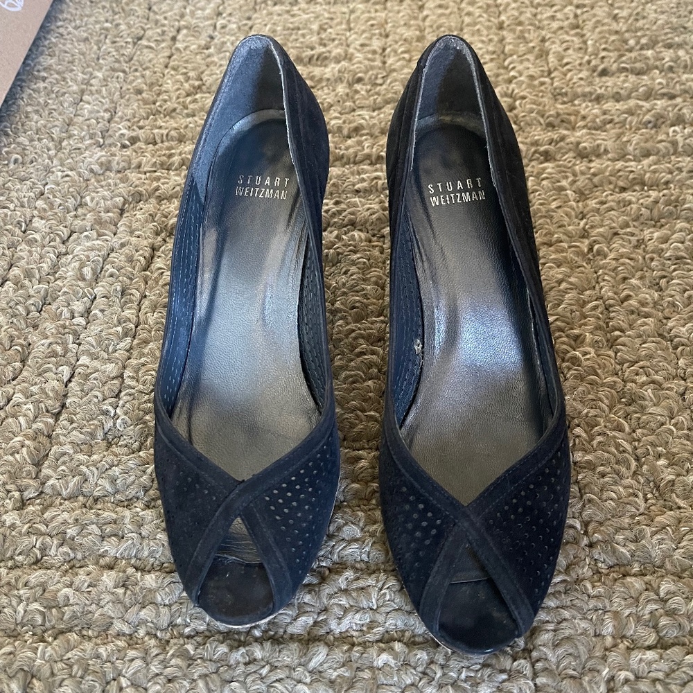 Stuart Weitzman Perforated Black Suede Classic Kitten Heel Pumps Size 7.5M
